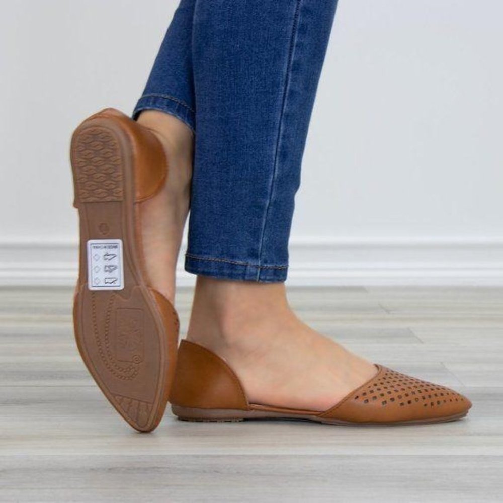 Pointed Toe Perforated Ballerina Flat - Picture 5 of 6